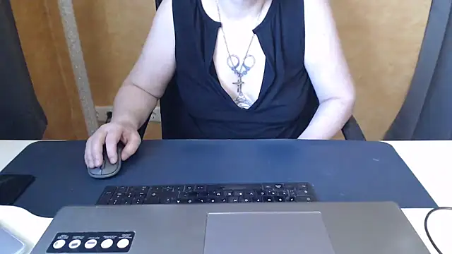 Snapshot of Sweet_Phoenix chatting on May 2026 08:11:01 AM Sweet Phoenix online show from May 2026 08:11:01 AM
