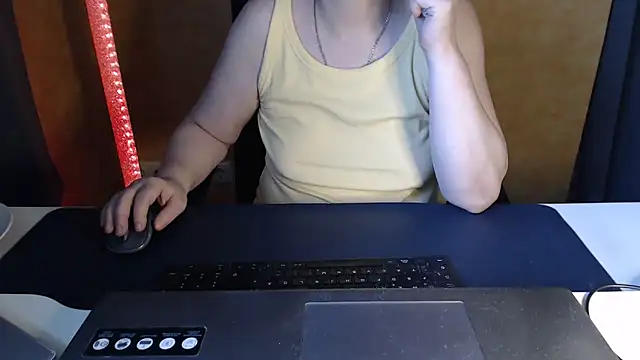 Snapshot of Sweet_Phoenix chatting on May 2026 07:24:02 AM Sweet Phoenix online show from May 2026 07:24:02 AM
