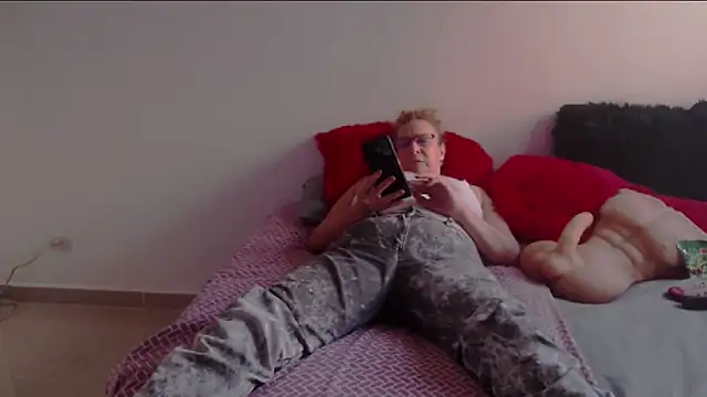 milchanel online show from December 2024 10:02:02 PM