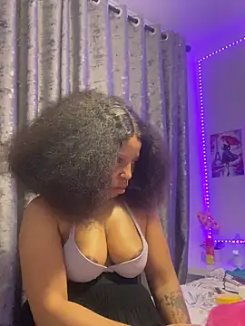 Snapshot of Thando04 chatting on April 2026 11:53:01 PM Thando04 online show from April 2026 11:53:01 PM