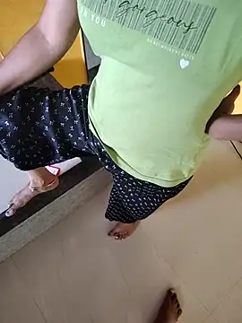 Snapshot of lovelygirl4567 chatting on March 2025 04:32:01 AM lovelygirl4567 online show from March 2025 04:32:01 AM