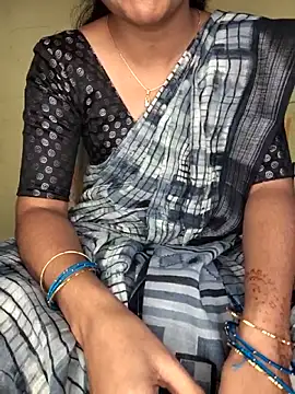 Snapshot of lovelygirl4567 chatting on October 2025 01:44:02 PM lovelygirl4567 online show from October 2025 01:44:02 PM