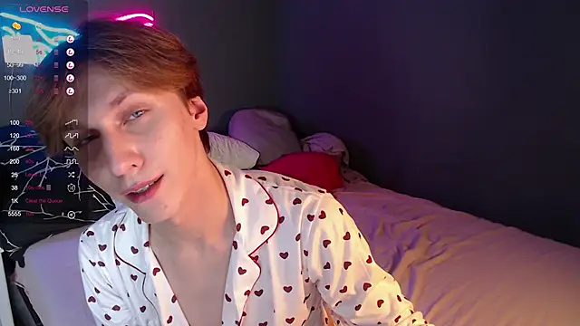 Snapshot of Adrian_Di chatting on January 2025 01:37:02 PM Adrian Di online show from January 2025 01:37:02 PM