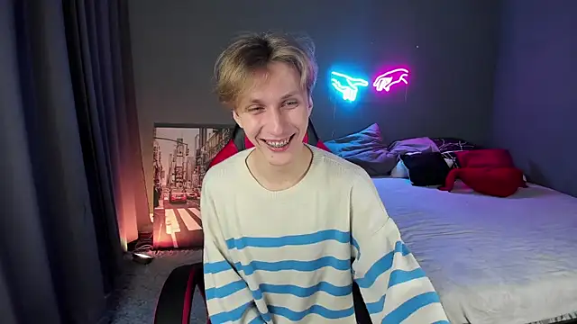 Snapshot of Adrian_Di chatting on February 2025 04:36:02 PM Adrian Di online show from February 2025 04:36:02 PM