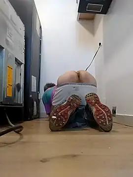 Cloudin around online show from March 2025 06:16:01 PM