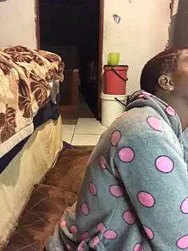 Snapshot of MKbesxxx chatting on May 2026 08:36:02 PM MKbesxxx online show from May 2026 08:36:02 PM
