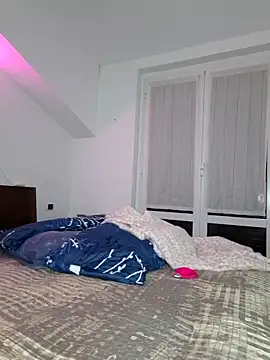 LollyJek  online show from April 2026 08:25:02 PM