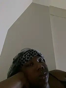 Snapshot of DamnBubbles chatting on January 2025 07:28:01 AM DamnBubbles online show from January 2025 07:28:01 AM