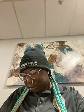 Snapshot of DamnBubbles chatting on January 2025 12:06:01 AM DamnBubbles online show from January 2025 12:06:01 AM