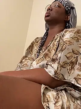 Snapshot of DamnBubbles chatting on March 2025 04:51:02 AM DamnBubbles online show from March 2025 04:51:02 AM