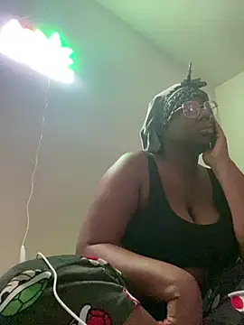 Snapshot of DamnBubbles chatting on January 2026 01:11:01 AM DamnBubbles online show from January 2026 01:11:01 AM