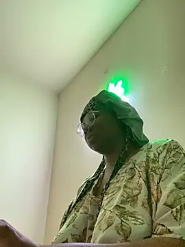 Snapshot of DamnBubbles chatting on February 2026 12:31:01 AM DamnBubbles online show from February 2026 12:31:01 AM