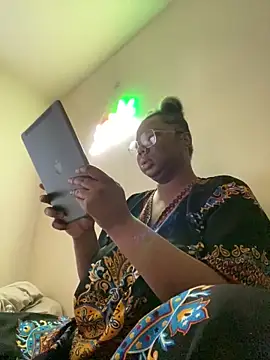 Snapshot of DamnBubbles chatting on March 2026 10:38:02 PM DamnBubbles online show from March 2026 10:38:02 PM