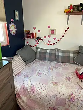 thigh hi online show from February 2025 05:43:01 PM