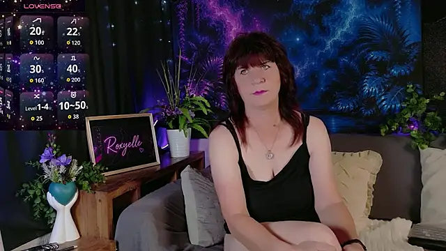 Snapshot of roxyyyrose chatting on July 2026 09:24:01 PM roxyyyrose online show from July 2026 09:24:01 PM