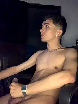 gabrielzinnnn085 online show from September 2025 09:26:01 PM