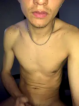 gabrielzinnnn085 online show from October 2025 10:18:02 PM