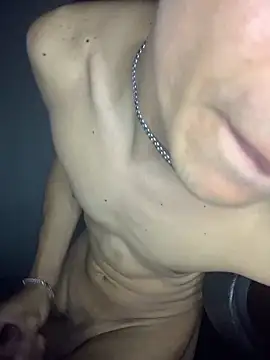 gabrielzinnnn085 online show from October 2025 09:56:01 PM