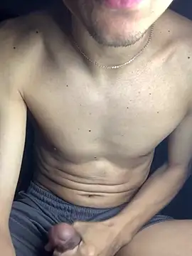 gabrielzinnnn085 online show from February 2026 09:37:02 PM