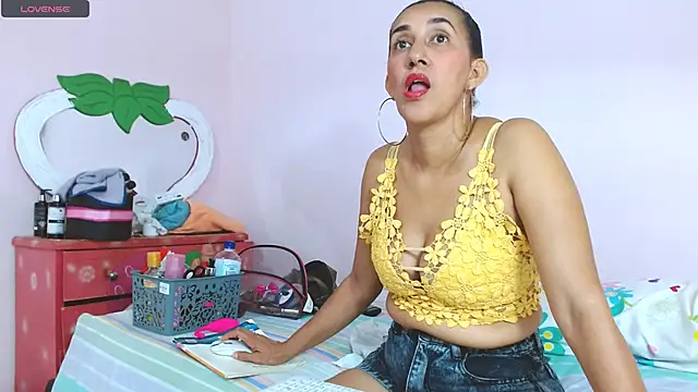 Snapshot of latinabueno41 chatting on February 2025 01:29:02 AM latinabueno41 online show from February 2025 01:29:02 AM