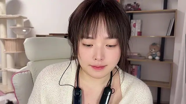 Chenjing0 online show from March 2026 12:44:02 PM