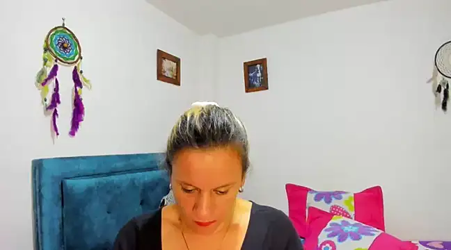 sofi saliva2511 online show from March 2025 12:09:02 AM