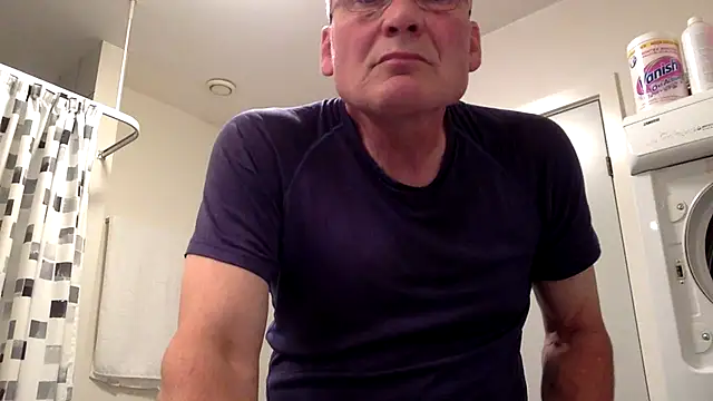 Snapshot of Parleg2 chatting on July 2026 03:00:02 PM Parleg2 online show from July 2026 03:00:02 PM