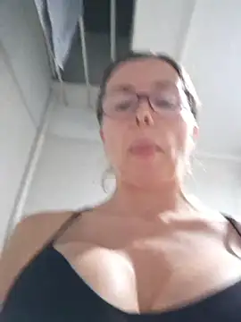 Snapshot of karina_warthon chatting on July 2026 12:21:02 AM karina warthon online show from July 2026 12:21:02 AM