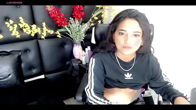 Snapshot of Carolaine01 chatting on February 2025 09:17:01 PM Carolaine01 online show from February 2025 09:17:01 PM