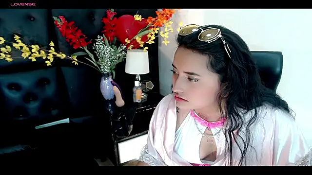 Snapshot of Carolaine01 chatting on February 2025 09:36:02 PM Carolaine01 online show from February 2025 09:36:02 PM