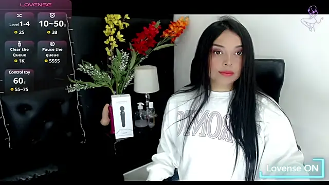 Snapshot of Carolaine01 chatting on March 2025 04:20:02 PM Carolaine01 online show from March 2025 04:20:02 PM