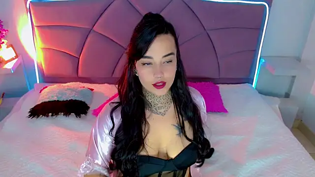 Snapshot of Carolaine01 chatting on October 2025 08:21:02 PM Carolaine01 online show from October 2025 08:21:02 PM