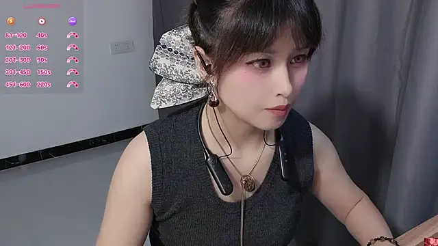 Lucky-xiuxiu online show from October 2025 01:52:01 PM