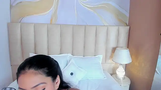 Snapshot of AbieHills chatting on February 2025 12:06:01 PM AbieHills online show from February 2025 12:06:01 PM