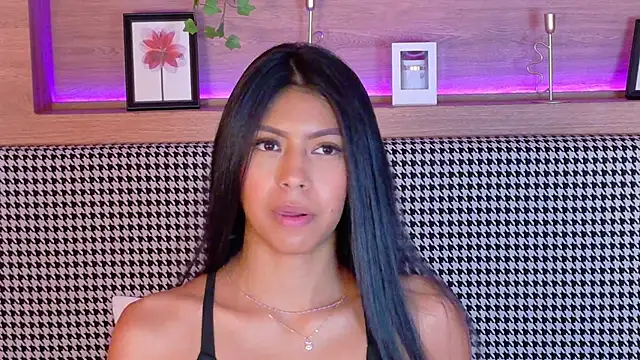 Snapshot of AbieHills chatting on February 2025 07:03:01 PM AbieHills online show from February 2025 07:03:01 PM