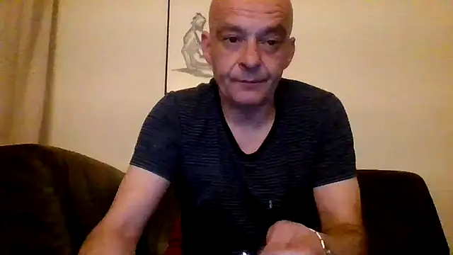 Snapshot of horndude187187 chatting on January 2025 06:10:01 PM horndude187187 online show from January 2025 06:10:01 PM
