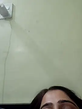 shreya1765 online show from November 2025 06:17:01 PM