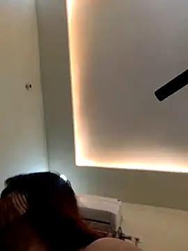 shreya1765 online show from December 2025 08:56:02 AM