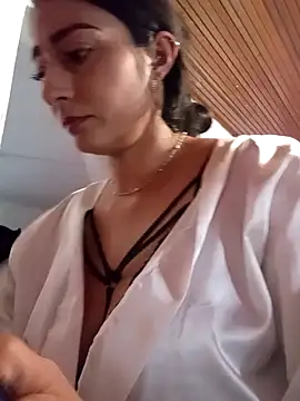 BELLA--26 online show from February 2025 02:48:02 PM