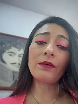 BELLA--26 online show from December 2025 02:01:02 PM