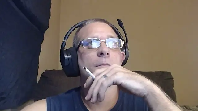 Snapshot of Dubesnackes chatting on November 2025 12:49:02 AM Dubesnackes online show from November 2025 12:49:02 AM