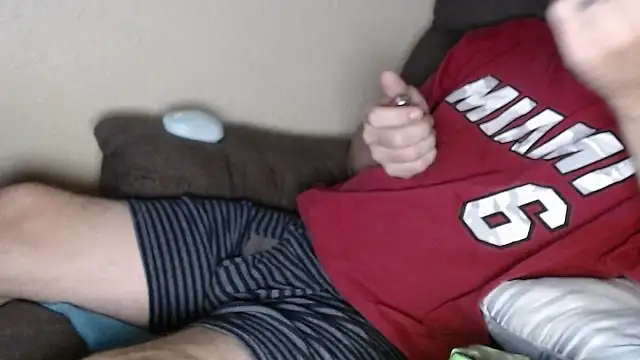 Snapshot of Dubesnackes chatting on November 2025 11:48:02 PM Dubesnackes online show from November 2025 11:48:02 PM