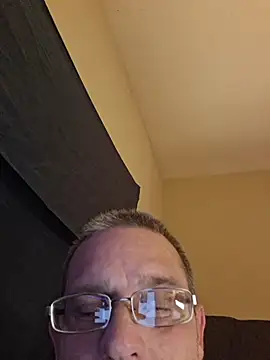 Snapshot of Dubesnackes chatting on November 2025 10:53:02 PM Dubesnackes online show from November 2025 10:53:02 PM