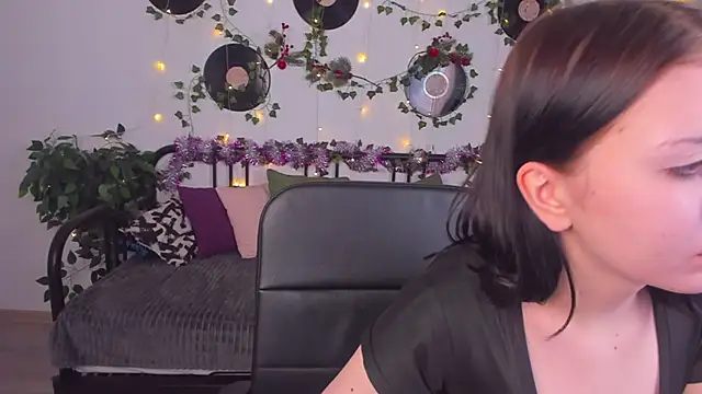 AmeliaVon online show from January 2025 04:43:01 PM