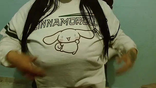 Snapshot of boobsTaylor chatting on November 2025 01:05:01 AM boobsTaylor online show from November 2025 01:05:01 AM