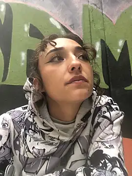 Snapshot of NickiYoung chatting on February 2025 03:40:01 PM NickiYoung online show from February 2025 03:40:01 PM