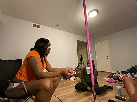 Yoshibaby2670 online show from March 2025 03:32:02 AM