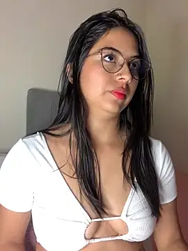 Julii- online show from January 2025 04:26:01 AM