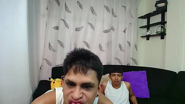 Snapshot of twinkmilk_ chatting on February 2025 12:01:02 PM twinkmilk online show from February 2025 12:01:02 PM