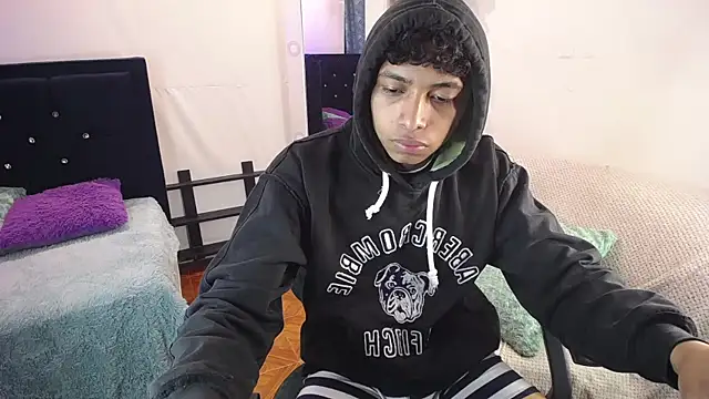 Snapshot of twinkmilk_ chatting on March 2025 04:13:01 AM twinkmilk online show from March 2025 04:13:01 AM